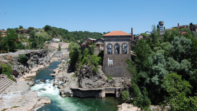 Découvrez le musée du Saut du Tarn : histoire, expositions et activités à ne pas manquer